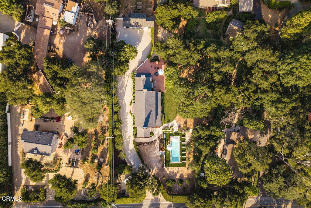 https://media.crmls.org/mediaz/21b43cc3-0e55-45d5-81a2-45a3a581dce8.jpg?preset=X-Large