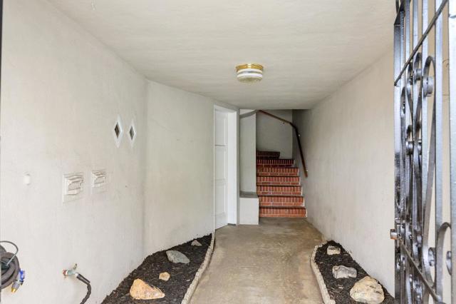 509 44th Avenue, San Francisco CA: https://media.crmls.org/mediaz/21b61521-c272-4e2a-93e6-9adcf5f91516.jpg