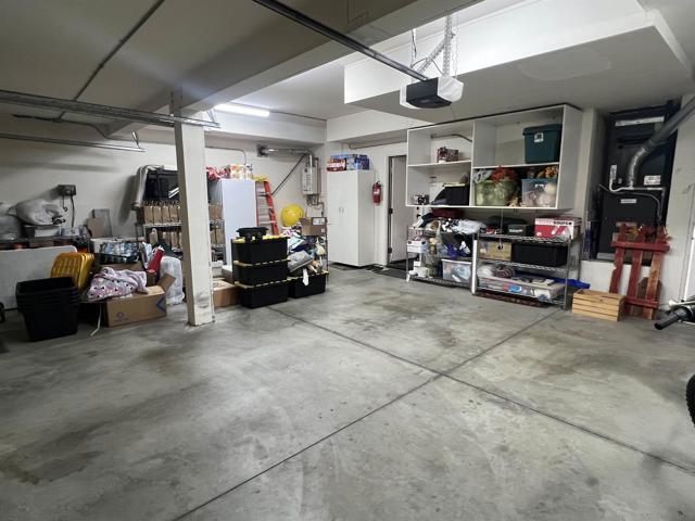 260 Sierra Madre Way, Corona CA: https://media.crmls.org/mediaz/21b6a7f0-6d4a-4129-a4b4-aac8e29ce0bb.jpg