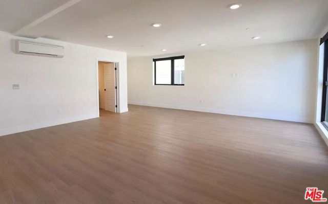 1261 Stoner Avenue, Los Angeles CA: https://media.crmls.org/mediaz/21b72006-78b1-40d4-b230-6670585bc816.jpg