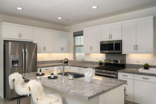 36016 Franklin Drive, Palm Desert CA: https://media.crmls.org/mediaz/21b75049-12e0-4994-a53b-0d6ac2330f6e.jpg