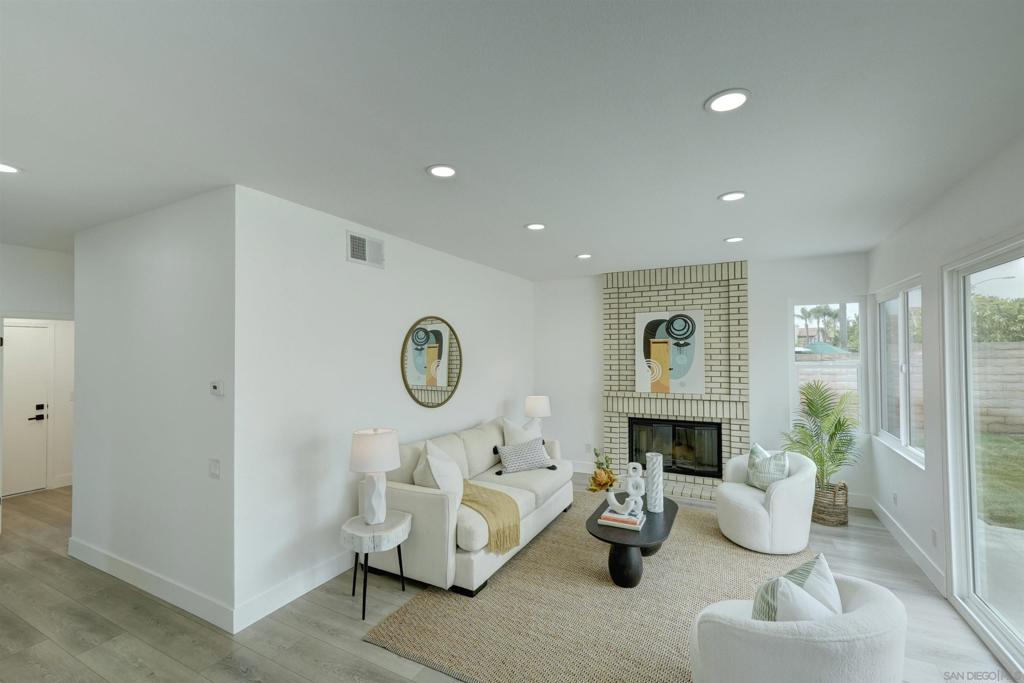 MLS #250025010SD img 12