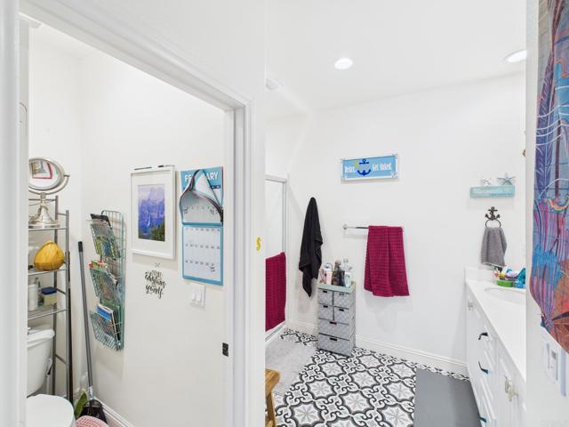 1922 Corte Zafiro, Chula Vista CA: https://media.crmls.org/mediaz/21b7e226-8e50-44d5-9402-4608e37df6b1.jpg