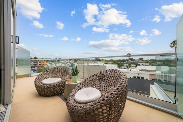 Detail Gallery Image 21 of 34 For 2646 State Street, Unit #D, Carlsbad,  CA 92008 - 3 Beds | 3/1 Baths