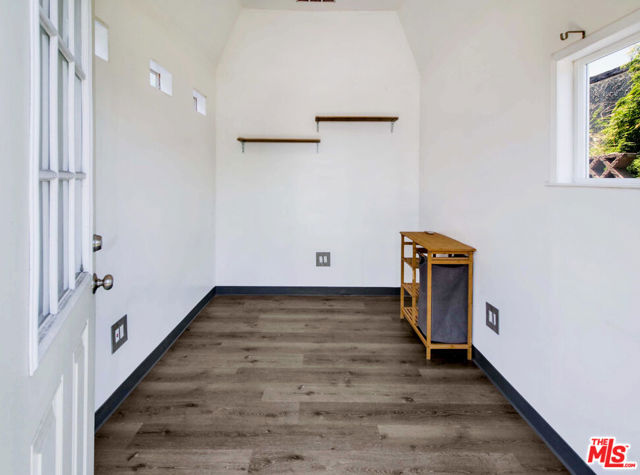 7415 S Harvard Boulevard, Los Angeles CA: https://media.crmls.org/mediaz/21b91b16-dc94-4b76-8482-b1dcda76f069.jpg