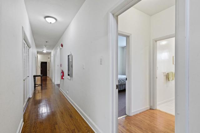 3900 Balboa Street, San Francisco CA: https://media.crmls.org/mediaz/21b9afdd-97ce-4246-b0c0-b6ff3d9c1f83.jpg