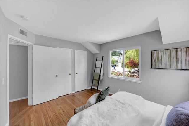1633 Dallas Court, Los Altos CA: https://media.crmls.org/mediaz/21b9ce69-431e-41d4-a1dc-6d32f873b64e.jpg