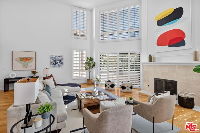 10307 Missouri Avenue, Los Angeles CA: https://media.crmls.org/mediaz/21ba7542-65d6-42e0-abe9-4cf4d5db08ea.jpg