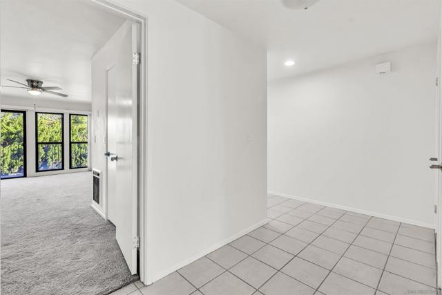 2507 Navarra Dr, Carlsbad CA: https://media.crmls.org/mediaz/21bac19f-4d3b-4b9d-ae4a-27230ceccb96.jpg