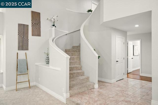 29 Blue Haven Ct, Danville CA: https://media.crmls.org/mediaz/21bac4d8-6e90-4a45-ba9f-eb768c57ba76.jpg