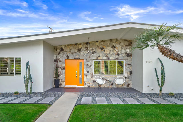 1175 E San Lucas Road, Palm Springs CA: https://media.crmls.org/mediaz/21bad299-4cee-40ba-9f76-0d6d49afaede.jpg
