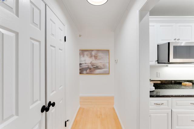 1337 Pennsylvania Blvd, Concord CA: https://media.crmls.org/mediaz/21bb57b3-5175-4191-b24f-4e1b59e17f96.jpg