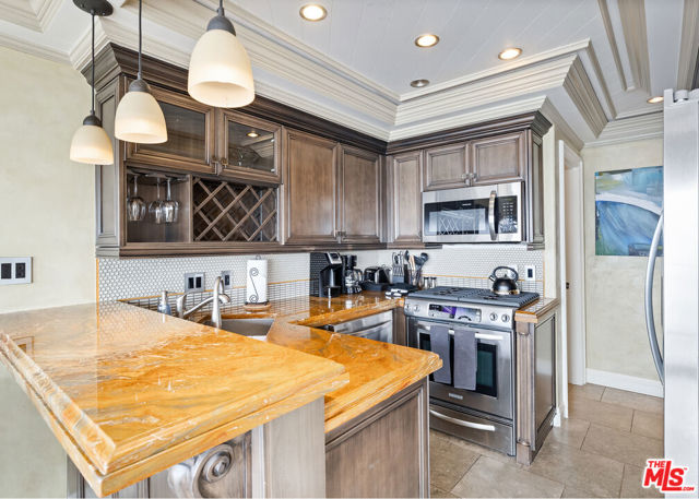 729 Ocean Front, Laguna Beach CA: https://media.crmls.org/mediaz/21bbf5a6-fb01-4e6c-9848-1d80a86e3822.jpg