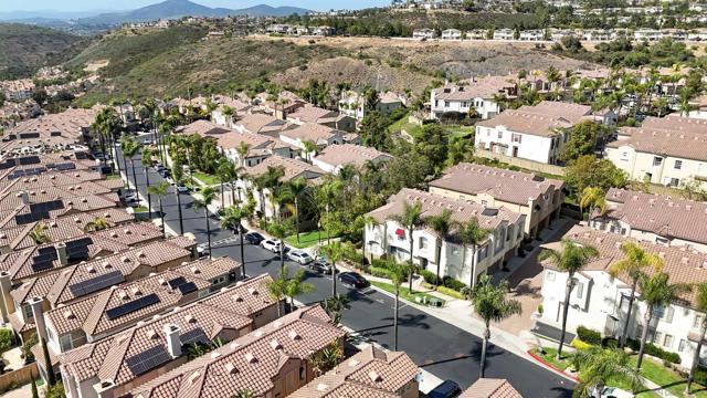 11540 Miro Cir, San Diego CA: https://media.crmls.org/mediaz/21bc2d59-1393-41c9-955d-e2008ffc3721.jpg
