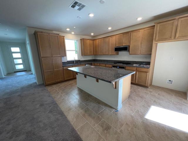 2800 High Tide Avenue, Sacramento CA: https://media.crmls.org/mediaz/21bc69b7-5ada-45b7-ae59-7867139eaa0a.jpg