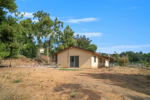 Detail Gallery Image 14 of 32 For 4208 Linda Vista Dr, Fallbrook,  CA 92028 - 2 Beds | 2 Baths