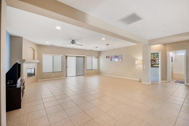3764 Vista Dunes, Palm Springs CA: https://media.crmls.org/mediaz/21bd0b31-4e61-4e91-b8c5-d09defe11a5f.jpg
