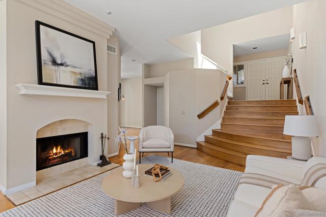 1466 Caminito Solidago, La Jolla CA: https://media.crmls.org/mediaz/21bdbd25-1282-4895-abd5-1343619ee5a6.jpg
