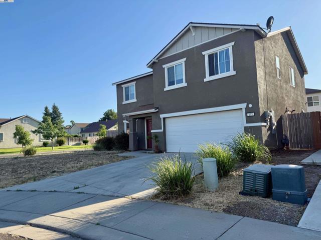105 Harp Ct, Merced CA: https://media.crmls.org/mediaz/21bfa45c-3362-491e-ac6f-9140ba1f4495.jpg