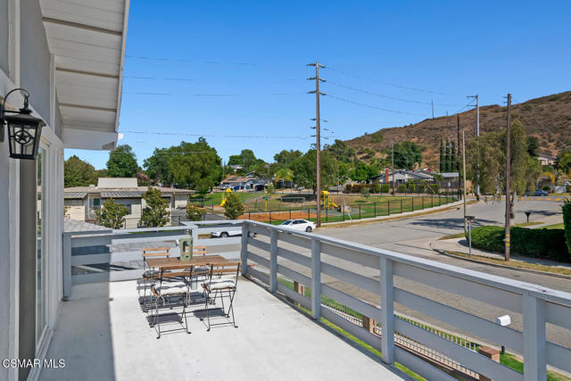 1791 Hewitt Place, Simi Valley CA: https://media.crmls.org/mediaz/21bff830-fddf-451f-b83f-fa6a8aa8815b.jpg