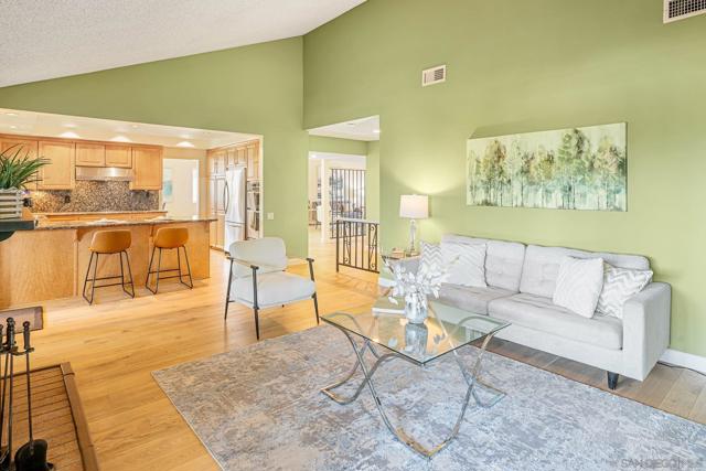 7945 Shadow Hill Dr, La Mesa CA: https://media.crmls.org/mediaz/21c06cbd-7762-4230-8f78-b9ec36701983.jpg