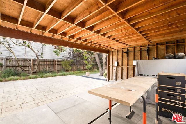 630 Brooks Avenue, Venice CA: https://media.crmls.org/mediaz/21c078d9-28d4-4086-988b-9bce4255fd65.jpg