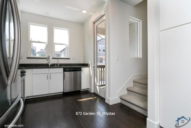 872 Garden Street, Milpitas CA: https://media.crmls.org/mediaz/21c0b9f5-66ad-47d3-8752-4ac788c81d01.jpg