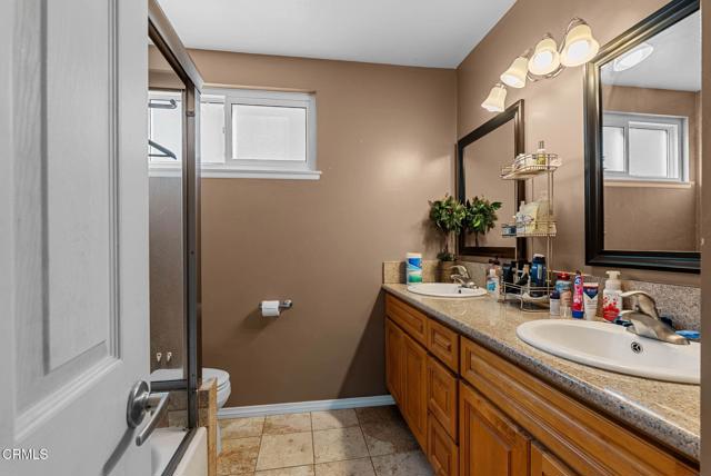 Detail Gallery Image 25 of 44 For 16833 Nearview, Canyon Country,  CA 91387 - 5 Beds | 3 Baths