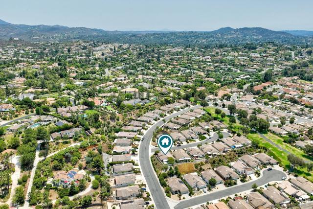 13356 Corte De Comares, San Diego CA: https://media.crmls.org/mediaz/21c0ea6c-1b5f-4e06-bad3-0e14fc790d99.jpg