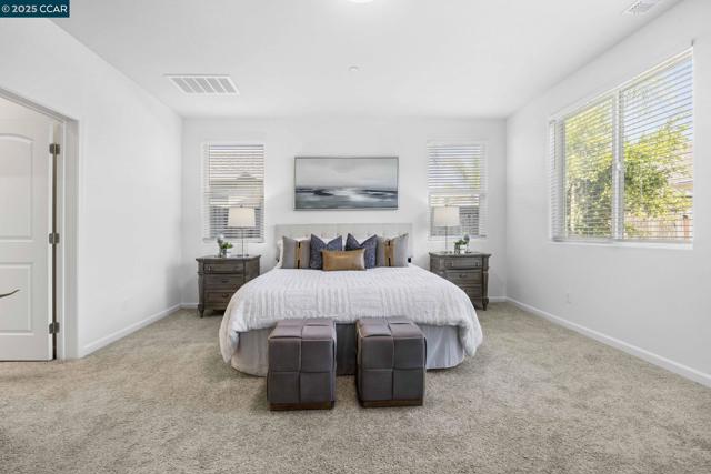 951 Dainty Avenue, Brentwood CA: https://media.crmls.org/mediaz/21c0f45b-7d1c-4ae8-8ddd-b6c70dbcb5a6.jpg