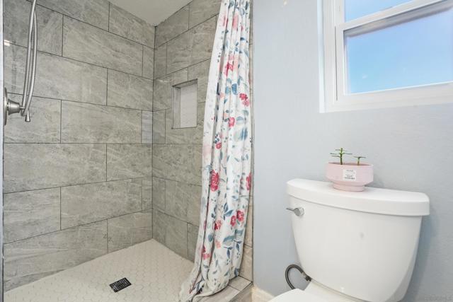 553 3rd Ave, Redwood City CA: https://media.crmls.org/mediaz/21c169ef-0abe-48ee-b477-2a642161d053.jpg