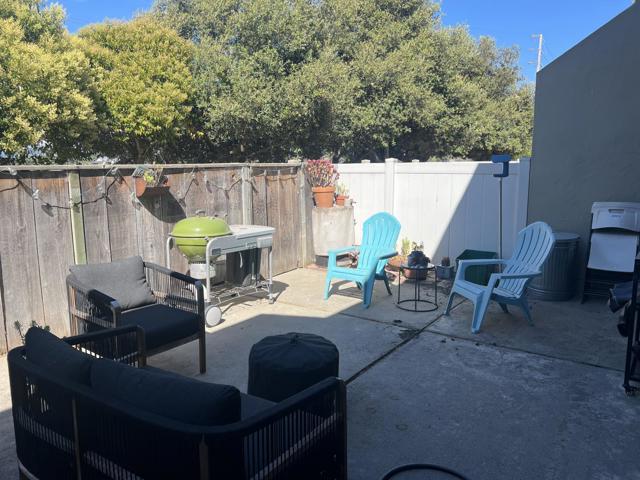 19115 Creekside Place, Salinas CA: https://media.crmls.org/mediaz/21c1ebee-f234-4bd1-b77a-807996b37693.jpg