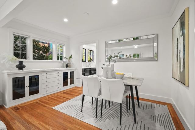 2061 Valparaiso Avenue, Menlo Park CA: https://media.crmls.org/mediaz/21c29daf-c0a5-43ca-bbe3-c8477eef28db.jpg