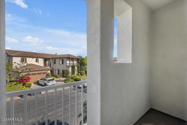 5937 Indian Terrace Drive, Simi Valley CA: https://media.crmls.org/mediaz/21c3072e-6030-4e24-a4ea-44faf60c22cd.jpg