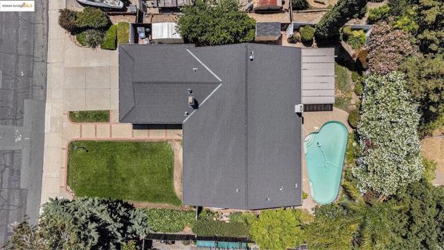 3031 Barmouth Dr, Antioch CA: https://media.crmls.org/mediaz/21c3359f-5b4e-4f38-97e0-9c1348542129.jpg