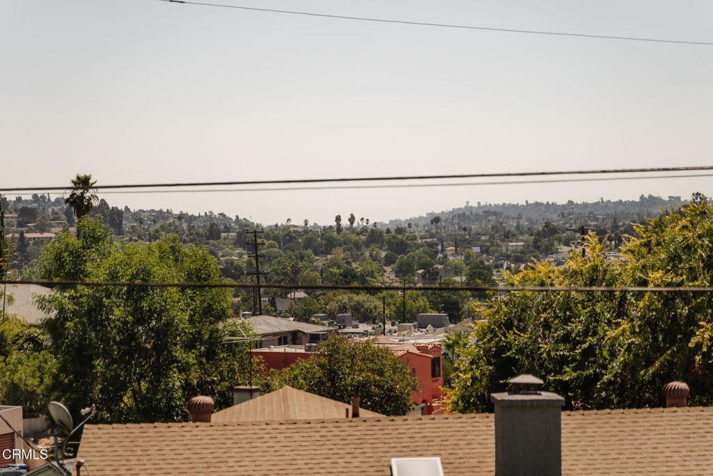 https://media.crmls.org/mediaz/21c3eb09-8b8b-4da7-a9e3-f6b3b6738407.jpg?preset=X-Large