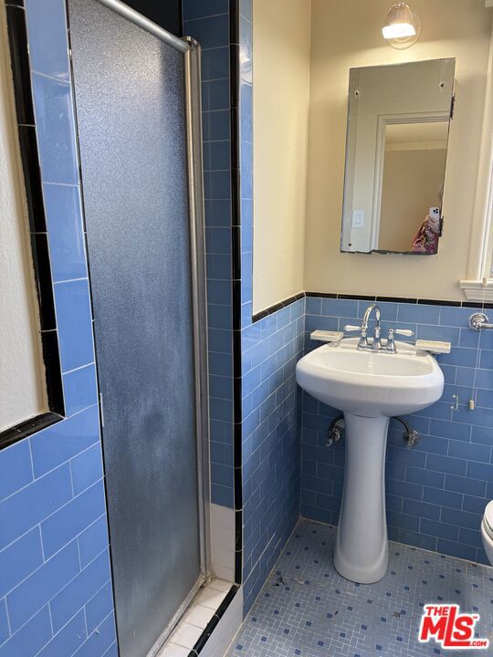 1306 S Mansfield Avenue, Los Angeles CA: https://media.crmls.org/mediaz/21c42af0-a31b-424c-8446-9cc331092bc7.jpg