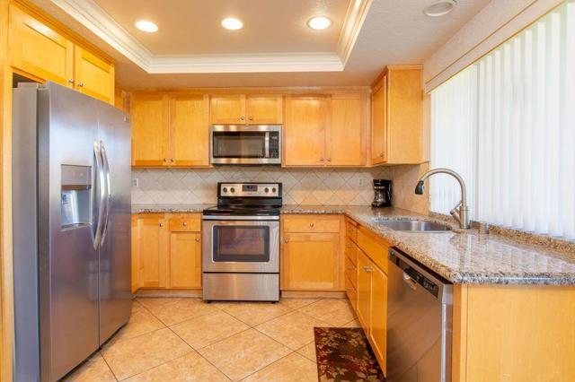 168 Camino Arroyo S, Palm Desert CA: https://media.crmls.org/mediaz/21c44b28-29a1-4f09-a9de-c7b01a43e32d.jpg