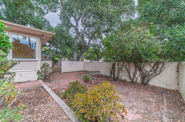 25145 N Carmel Hills Drive, Carmel CA: https://media.crmls.org/mediaz/21c47067-6c6d-4c36-b4ae-6d2fed20ff66.jpg