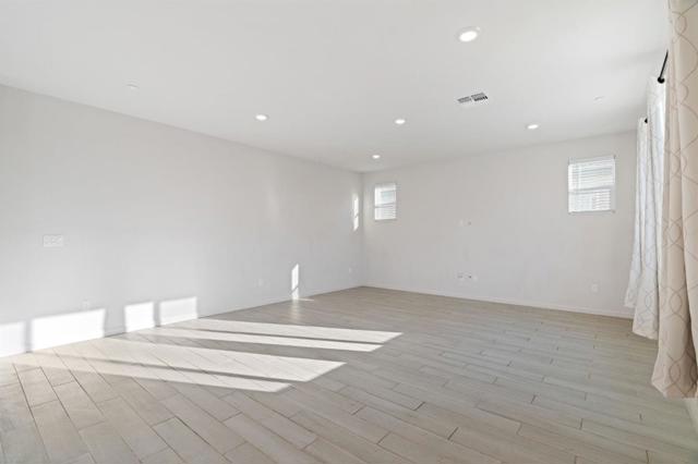 10190 Ashlar, Elk Grove CA: https://media.crmls.org/mediaz/21c4a304-04eb-4162-bbf6-8b75c1ba58fc.jpg