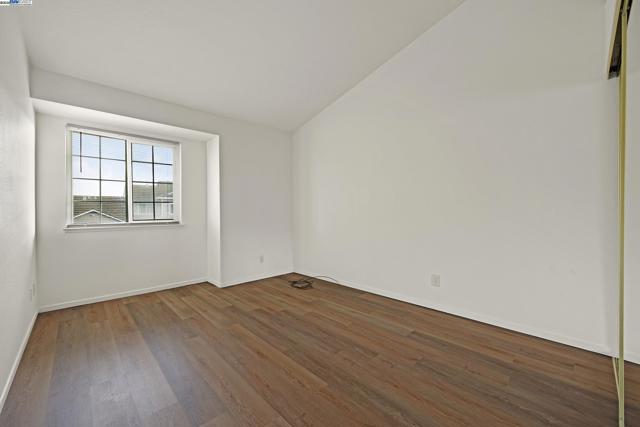 117 Pelican Loop, Pittsburg CA: https://media.crmls.org/mediaz/21c515bd-95ad-433c-beb4-a60516291747.jpg