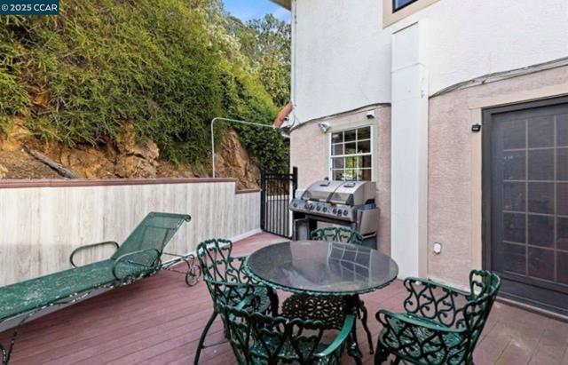 Image 18 of 25 For 716 Gelston Pl