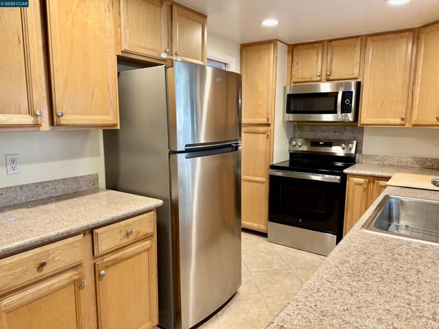 1564 Candelero Drive, Walnut Creek CA: https://media.crmls.org/mediaz/21c56c2f-0c3f-4b06-a8b0-e988567df359.jpg