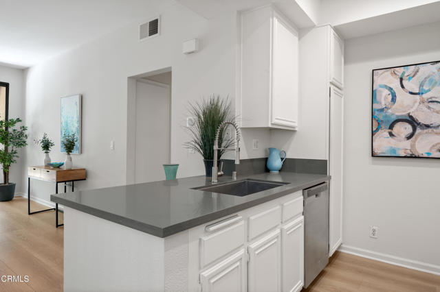 Detail Gallery Image 11 of 35 For 4200 via Arbolada #207,  Los Angeles,  CA 90042 - 2 Beds | 1 Baths