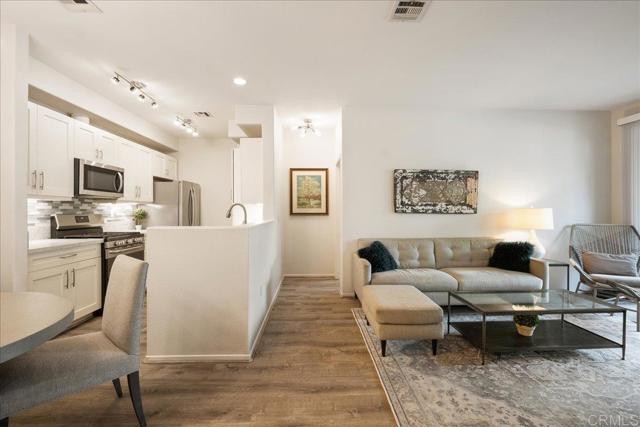 Detail Gallery Image 7 of 18 For 3550 Caminito El Rincon #69,  San Diego,  CA 92130 - 2 Beds | 2 Baths