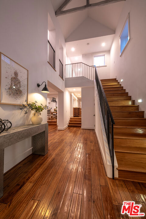 755 31st Street, Manhattan Beach CA: https://media.crmls.org/mediaz/21c70c91-7b1d-4ff3-8bb8-1fb22745546c.jpg