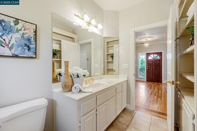 631 La Vista Rd, Walnut Creek CA: https://media.crmls.org/mediaz/21c754af-60b9-46c6-a9e6-edfa01980338.jpg