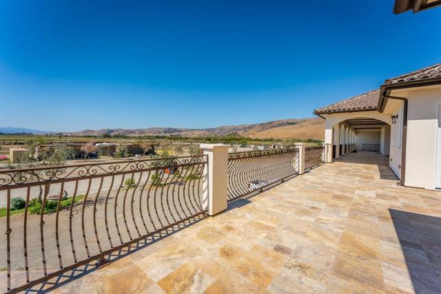 8440 Lovers Lane, Hollister CA: https://media.crmls.org/mediaz/21c7e4c4-7029-4f28-a985-1a108db172ec.jpg