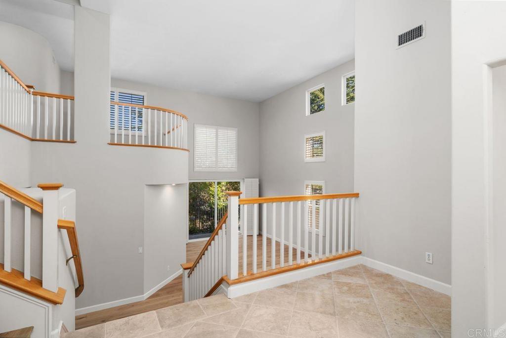 6085 Hillpointe Row - photo 8