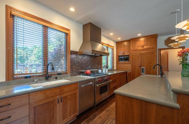 3 Playa Boulevard, Watsonville CA: https://media.crmls.org/mediaz/21c9a823-6781-4647-89c3-43efc4ff754e.jpg